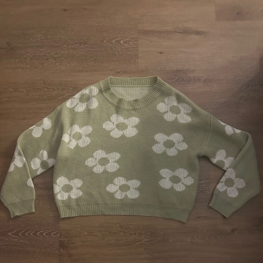 Green sweater with flowers!